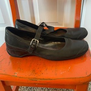 Ecco Mary Janes